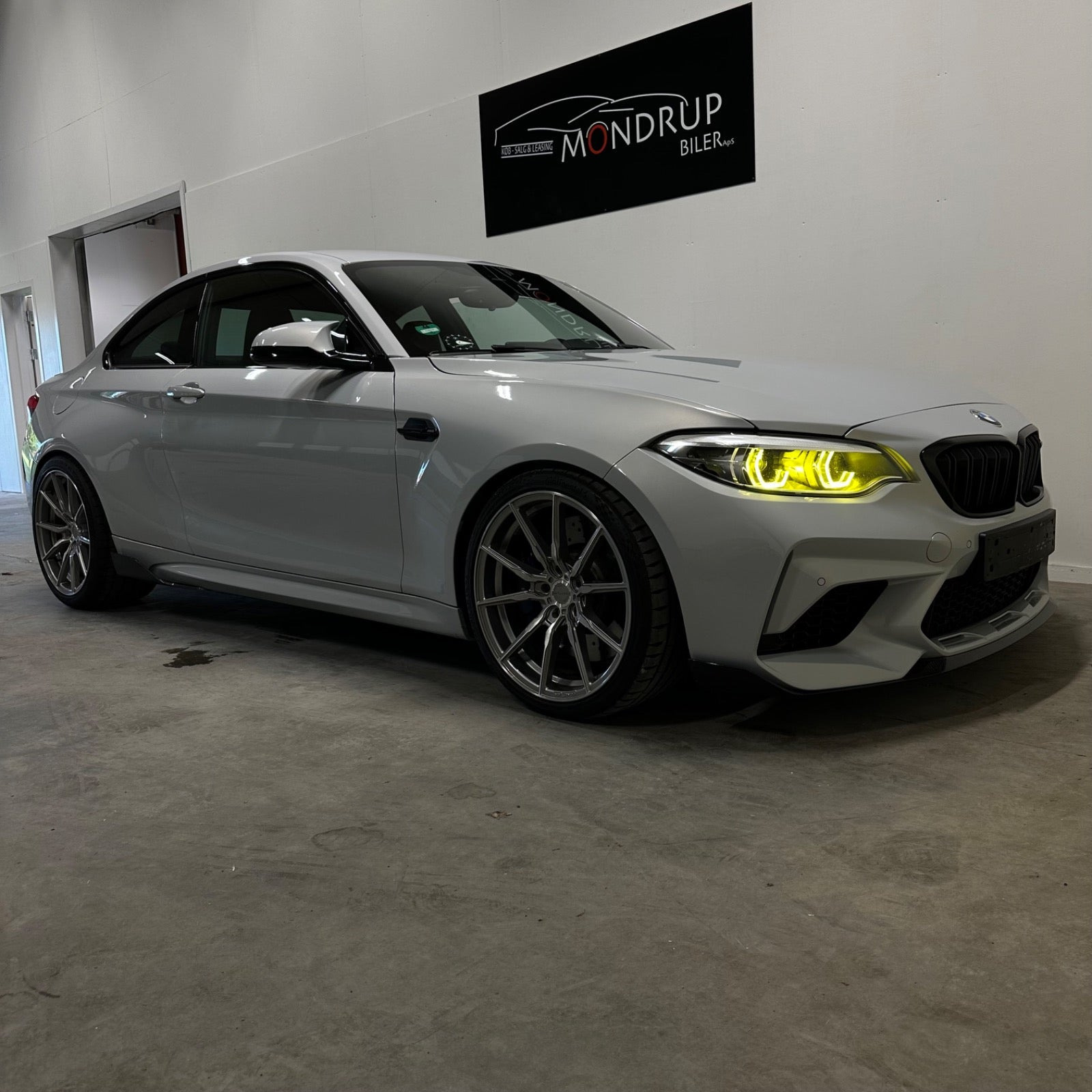 Sølv BMW M2 fra 2018