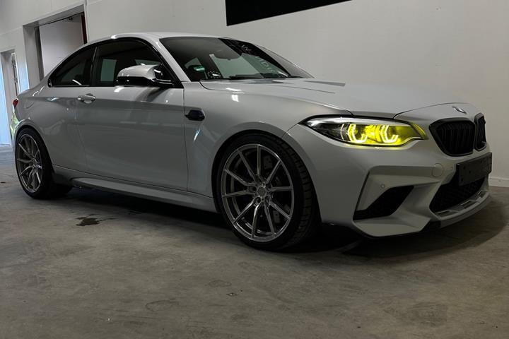 Sølv BMW M2 fra 2018