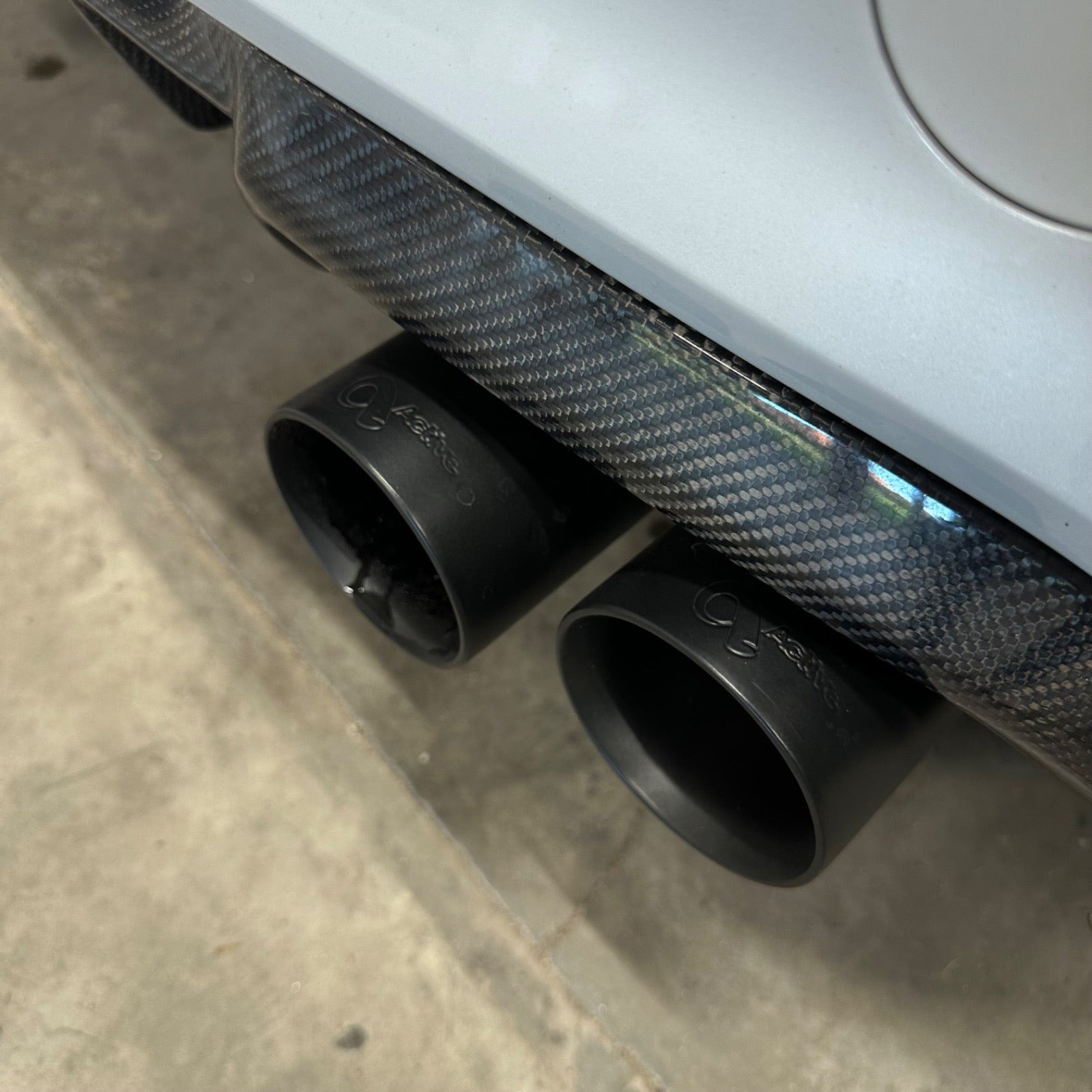 Sølv BMW M2 fra 2018