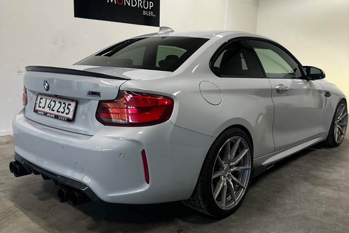 Sølv BMW M2 fra 2018