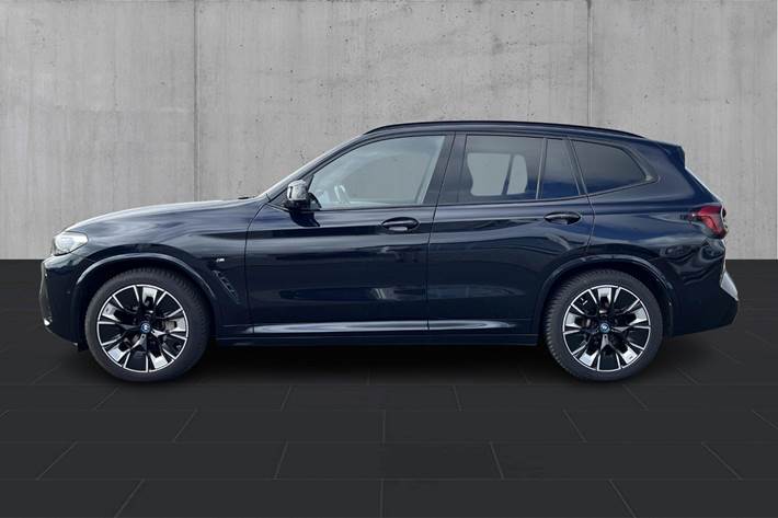 Sort BMW iX3 fra 2022