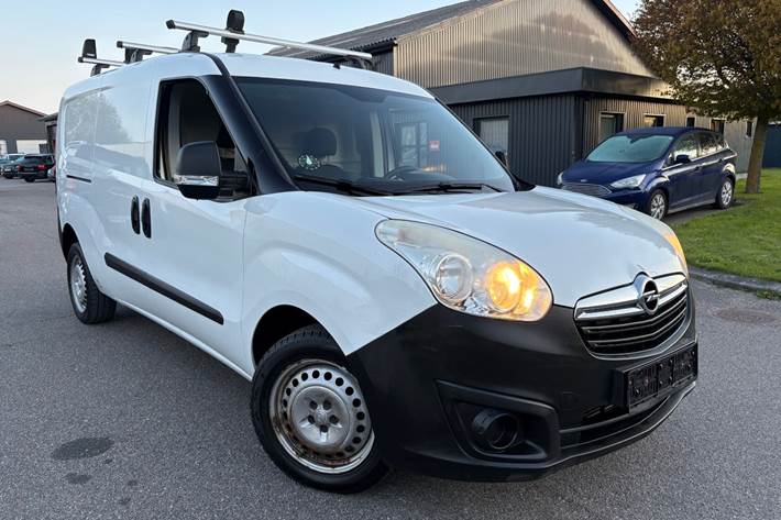 Hvid Opel Combo fra 2017