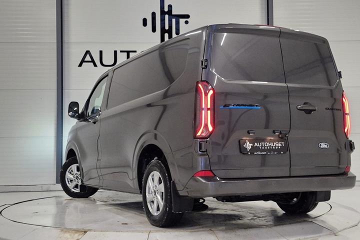 Grå Ford E-Transit Custom 320 L1 fra 2025