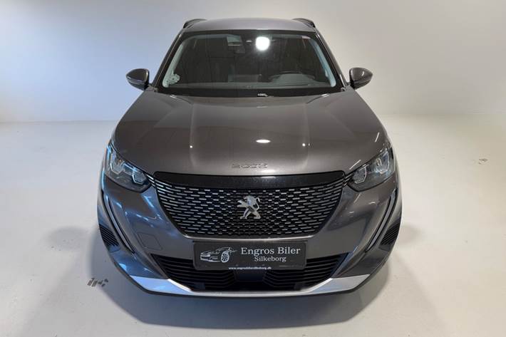 Grå Peugeot 2008 fra 2020