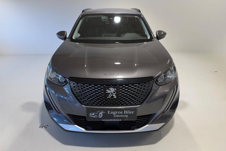 Grå Peugeot 2008 fra 2020