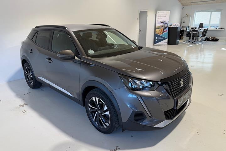 Grå Peugeot 2008 fra 2020