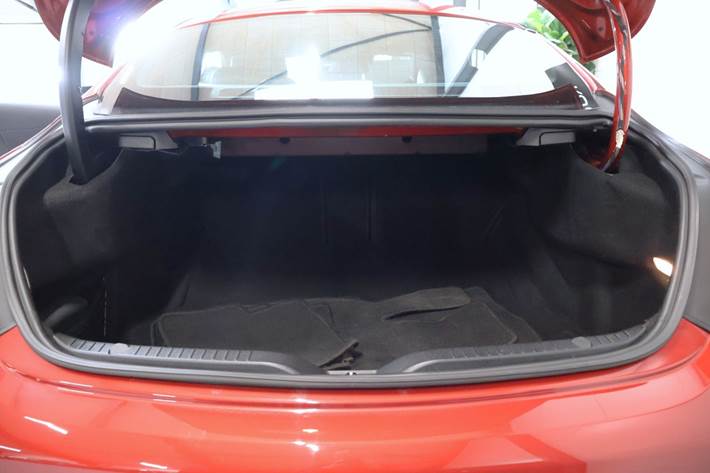 Rød Mercedes C200 fra 2016