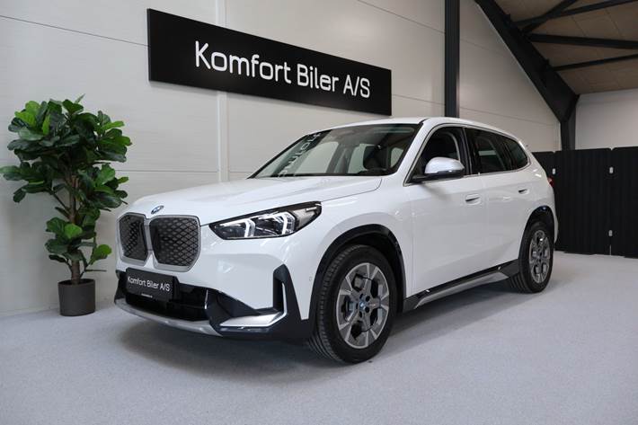 Hvid BMW iX1 fra 2023