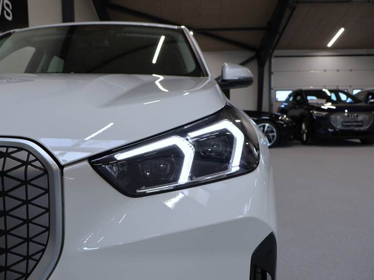 BMW iX1 xDrive30 X-Line