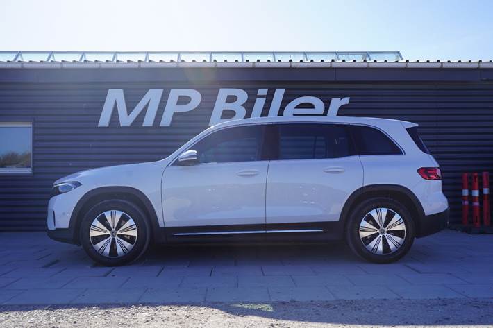 Hvid Mercedes EQB250+ fra 2024