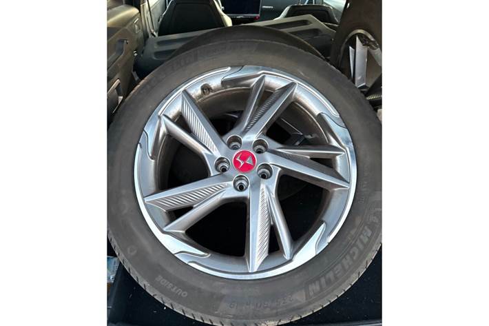 Hvid DS DS 7 CrossBack fra 2020