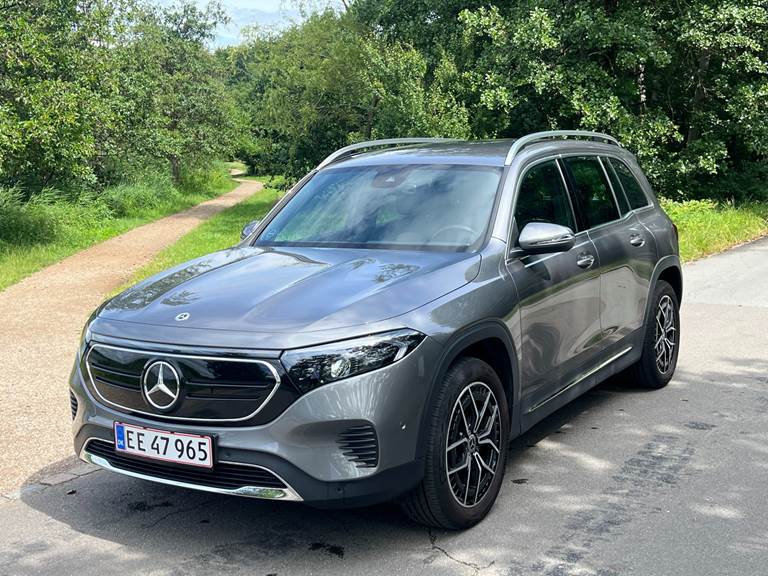 Mercedes EQB250 Electric Art