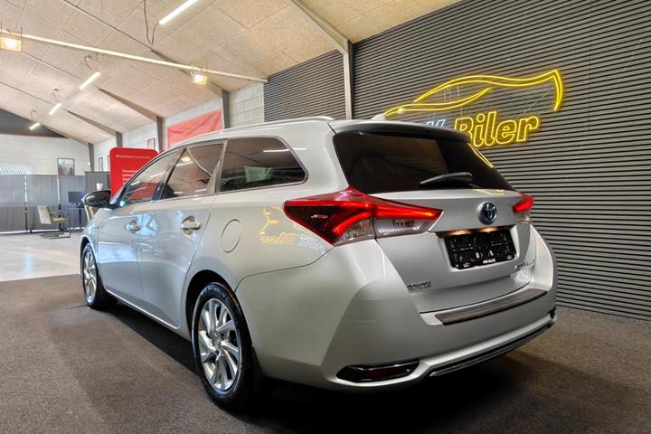 undefined Toyota Auris fra 2015
