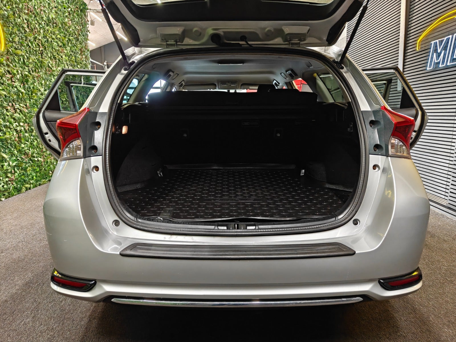 undefined Toyota Auris fra 2015