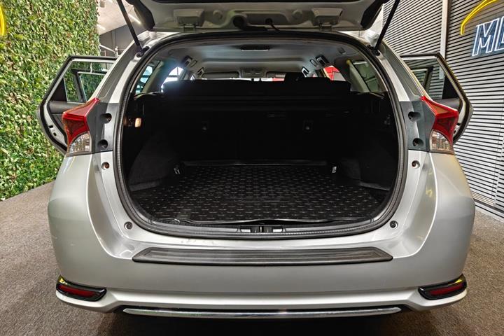 undefined Toyota Auris fra 2015