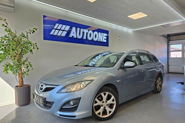 Blå Mazda 6 fra 2011