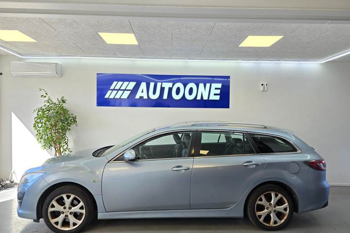 Blå Mazda 6 fra 2011