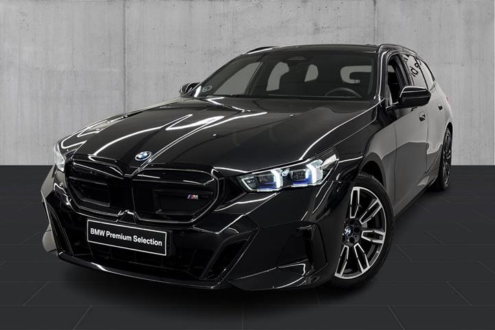Sort BMW i5 fra 2026 set udefra