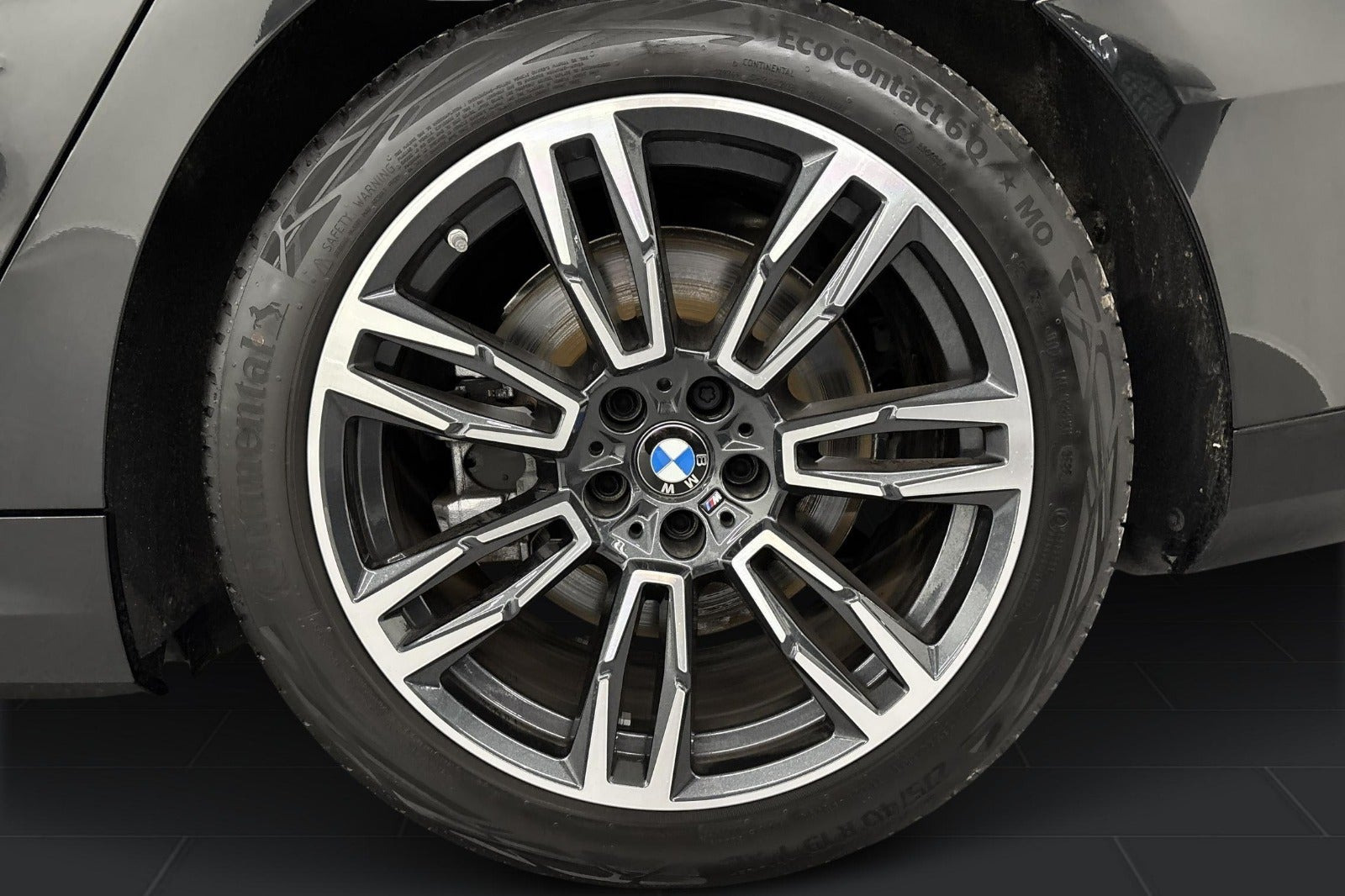 Sort BMW i5 fra 2026