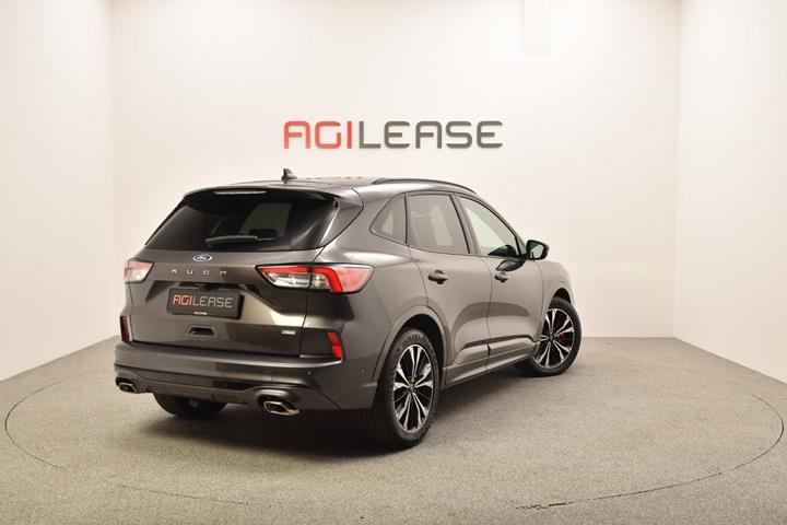 Grå Ford Kuga fra 2020