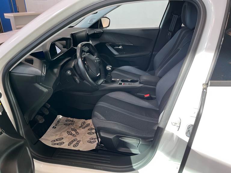 Peugeot 2008 1,2 PureTech 130 Allure