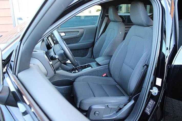 Sort Volvo XC40 fra 2023