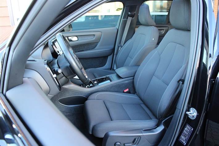 Sort Volvo XC40 fra 2023