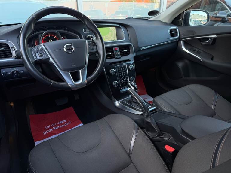 Volvo V40 CC 2,0 D3 150 Momentum aut.