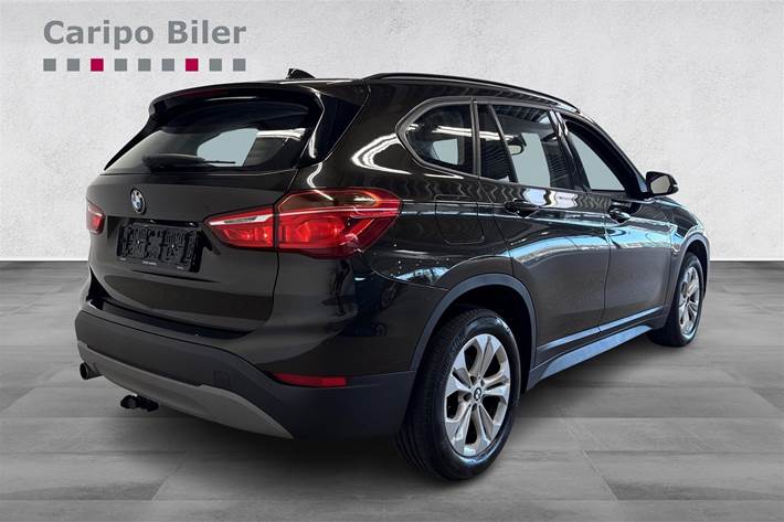 Brun BMW X1 fra 2017