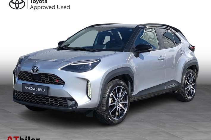 Sølv Toyota Yaris Cross fra 2023