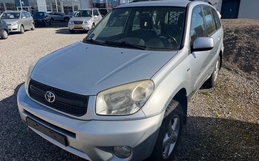 Toyota RAV4 2,0 4x4 150HK Van