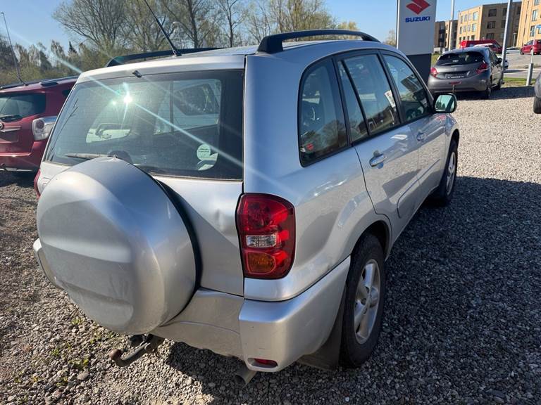 Toyota RAV4 2,0 4x4 150HK Van