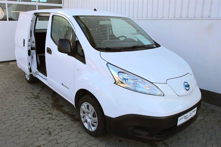 Hvid Nissan e-NV 200 fra 2020