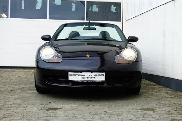 Sort Porsche 911 fra 2000