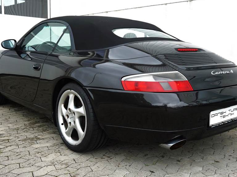 Porsche 911 3,4 Carrera 4 4x4 300HK Cabr. 6g