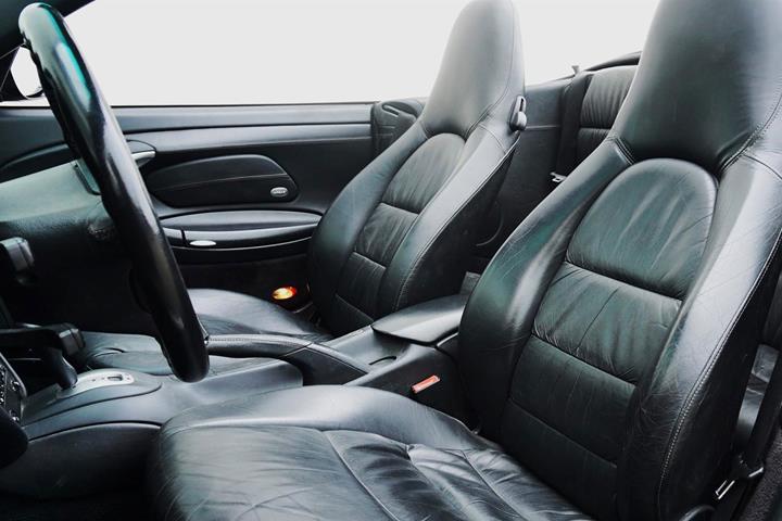 Sort Porsche 911 fra 2000