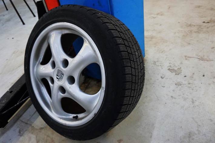 Sort Porsche 911 fra 2000