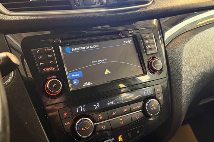 Hvid Nissan Qashqai fra 2014