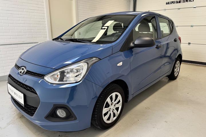 Blå Hyundai i10 fra 2015