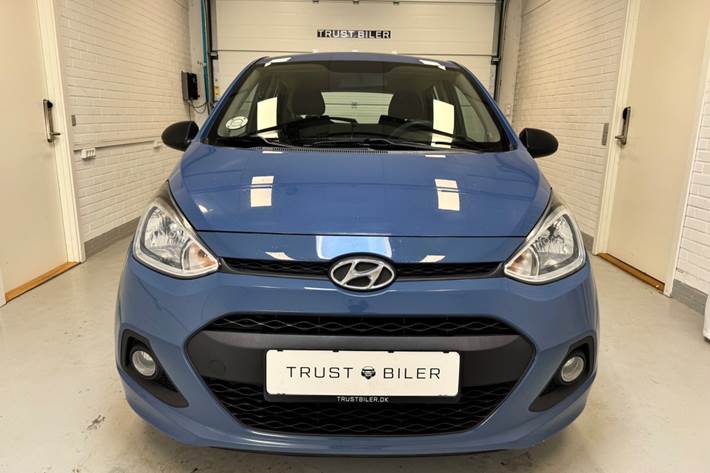 Blå Hyundai i10 fra 2015