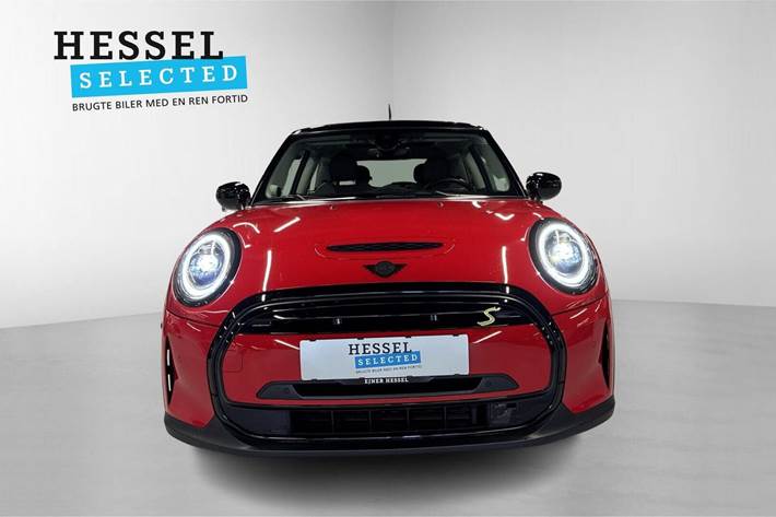 Rød Mini Cooper SE fra 2023