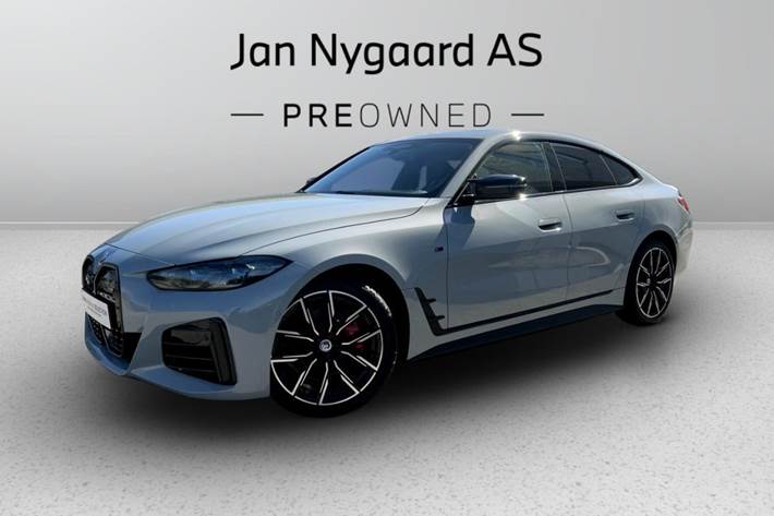 Grå BMW i4 fra 2023