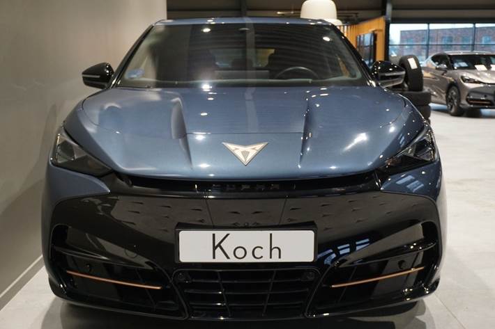 Blå Cupra Tavascan fra 2024