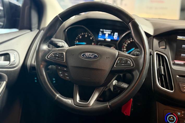 Sort Ford Focus fra 2015