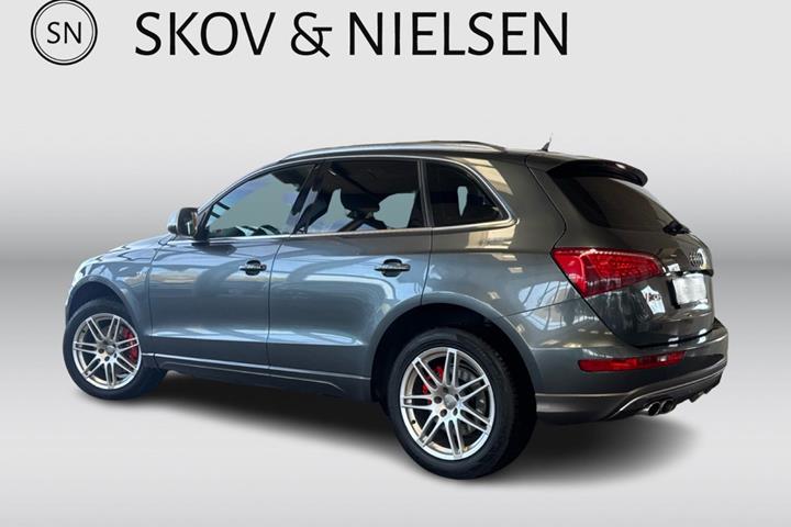 Grå Audi Q5 fra 2008