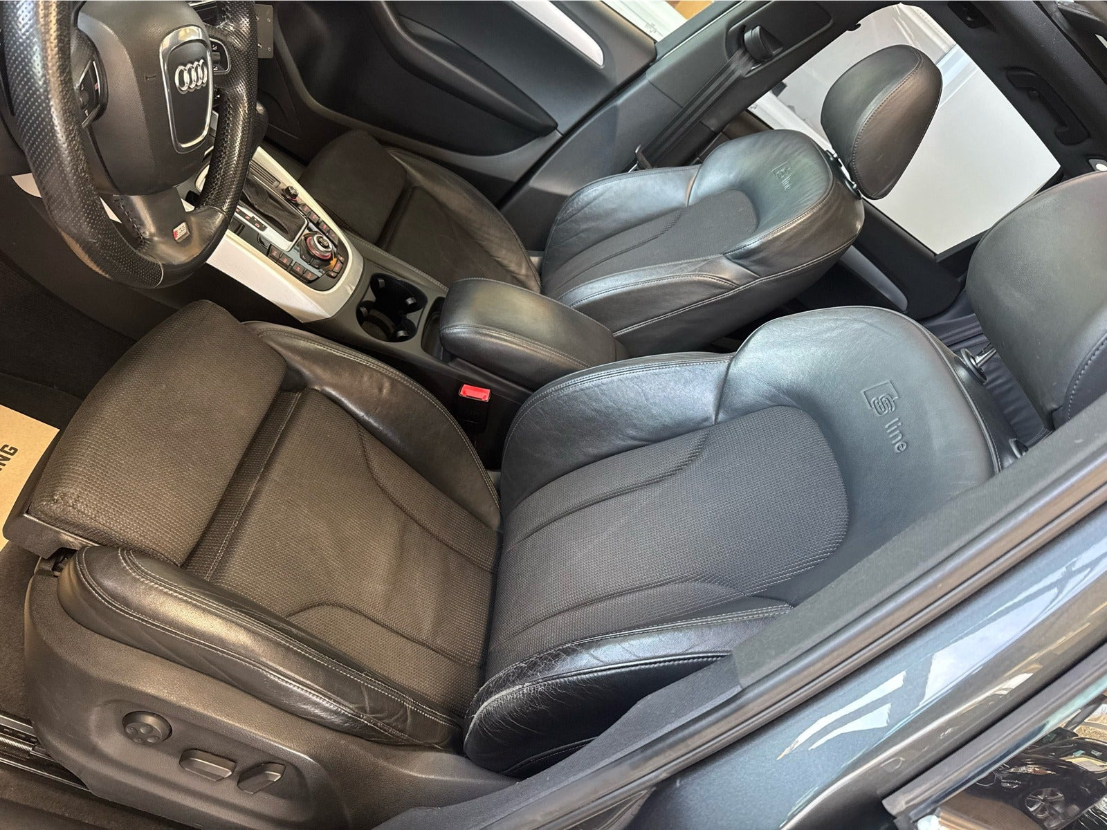 Grå Audi Q5 fra 2008