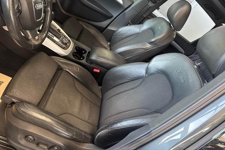 Grå Audi Q5 fra 2008