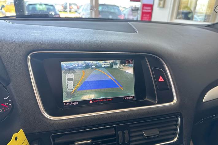 Grå Audi Q5 fra 2008