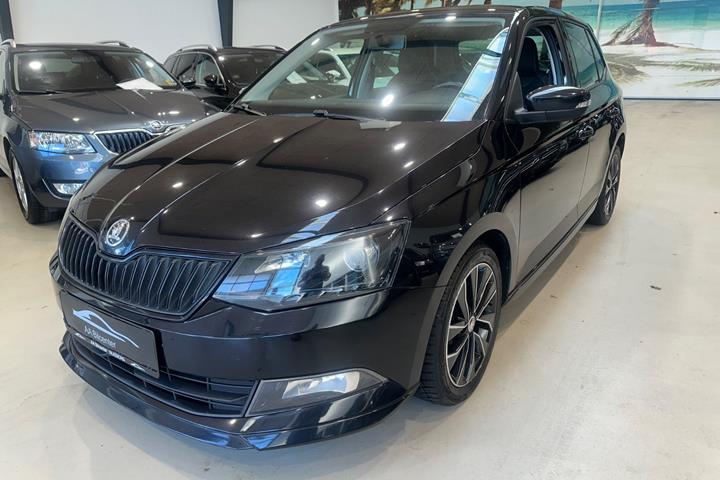 Sort Skoda Fabia fra 2017 set udefra