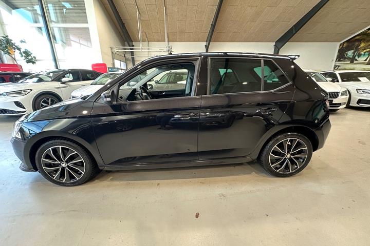 Sort Skoda Fabia fra 2017